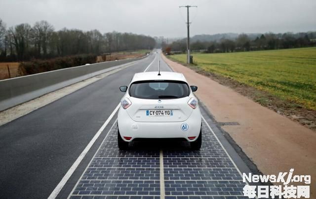 法国世界首条太阳能电池板公路正式开通