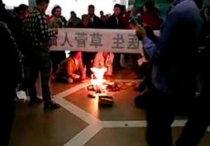 深圳10名-医闹-强迫主治医生下跪烧纸钱被逮捕
