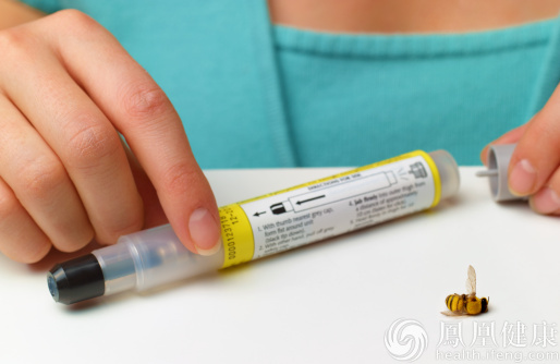 重庆家长疑注射疫苗遭“调包” 疫苗批号未填写